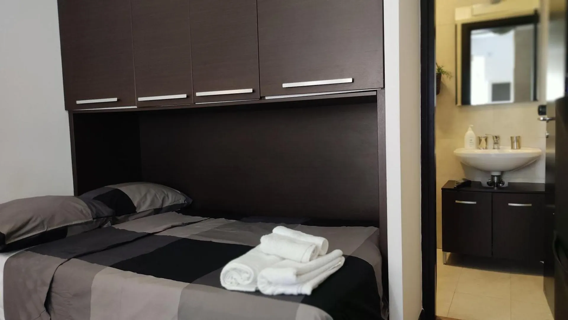 Arco Pace Home Mediolan Włochy